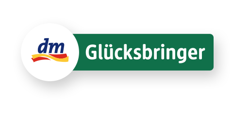 Glücksbringer Logo mit dm Schriftzug auf grünem Hintergrund