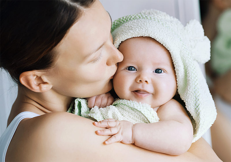 Neugeborenen Pflege Tipps Fur Haut Haar Dm De